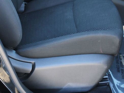 Used 2019 Nissan Rogue Sport S image 18