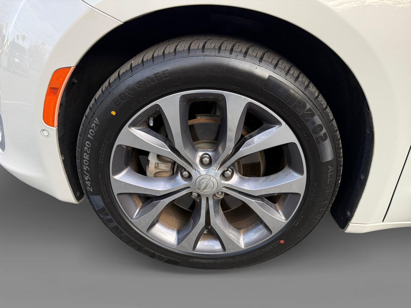 Used 2017 Chrysler Pacifica Limited FWD image 9