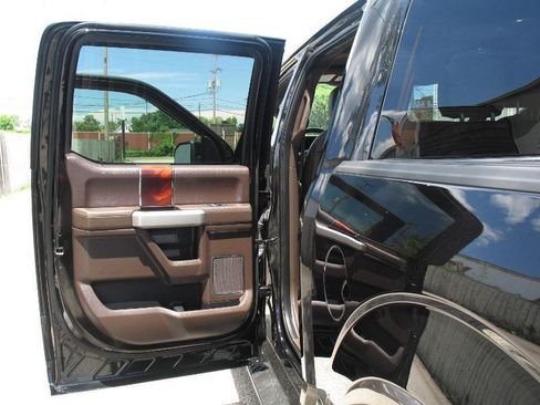 Used 2019 Ford F150 King Ranch w/ Equipment Group 601A Luxury AWD/4WD image 18
