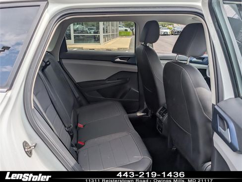 Used 2024 Volkswagen Taos SE FWD image 12