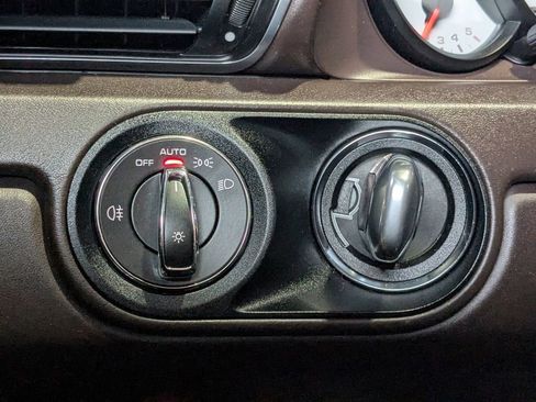 Used 2016 Porsche 911 Turbo S image 17