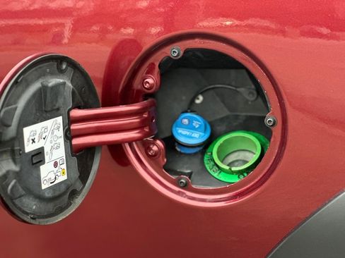 Used 2018 RAM 2500 Tradesman w/ Chrome Appearance Group image 24