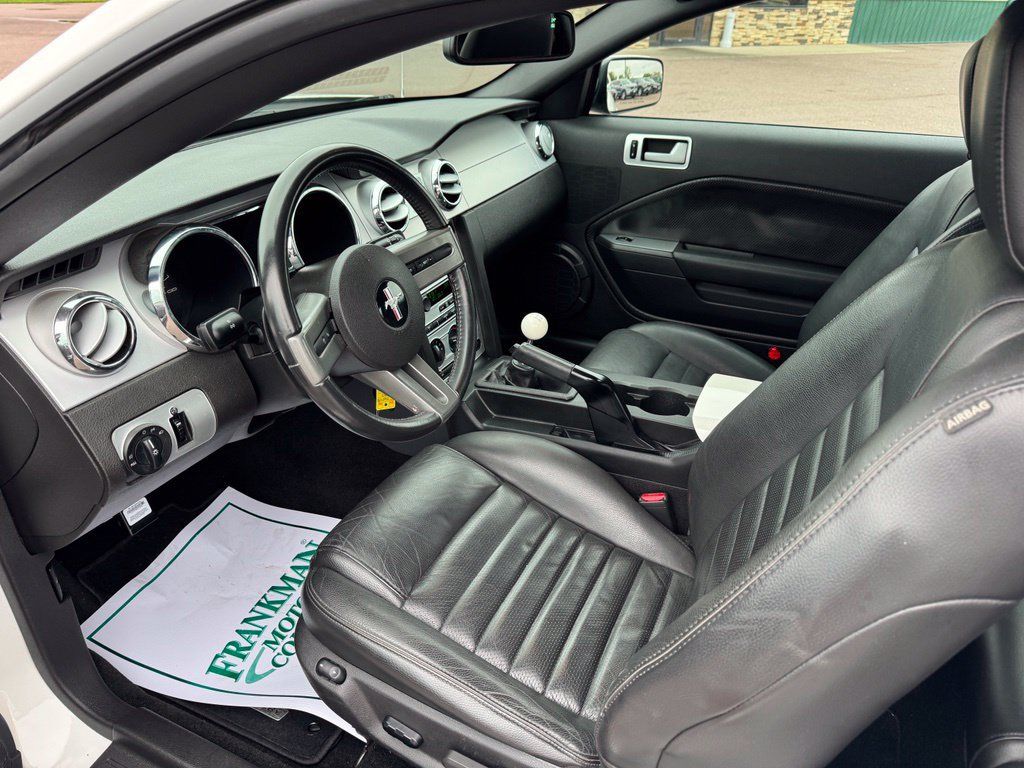 Used 2007 Ford Mustang GT Premium RWD image 5