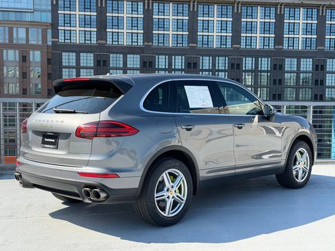 Certified 2018 Porsche Cayenne S Platinum AWD/4WD image 9