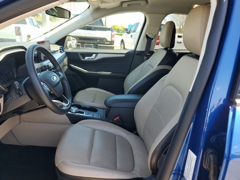 Used 2022 Ford Escape SEL w/ Technology Package image 12