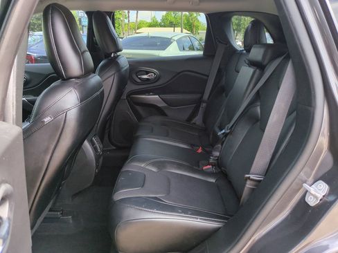 Used 2022 Jeep Cherokee Latitude Lux AWD/4WD image 14