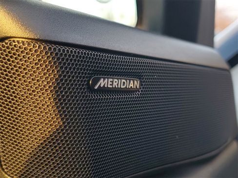 New 2025 Land Rover Range Rover SE image 12