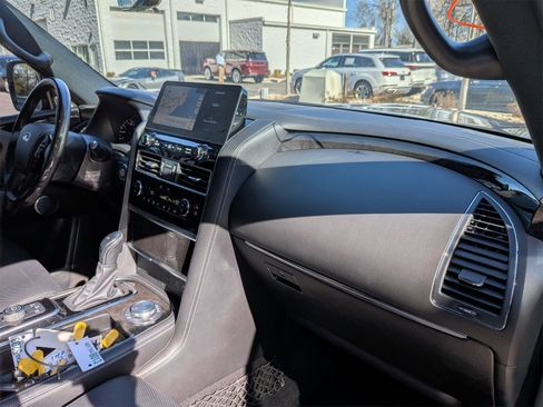 Used 2024 INFINITI QX80 Sensory image 42