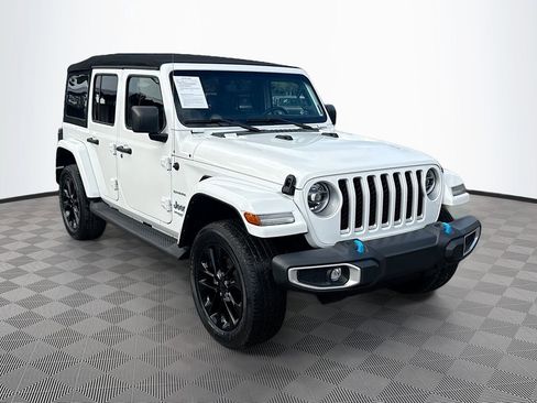 Used 2022 Jeep Wrangler Unlimited Sahara image 4