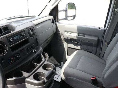 Used 2023 Ford E-450 and Econoline 450 Super Duty RWD image 13