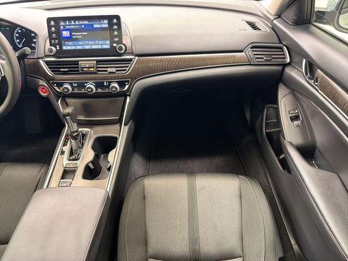 Used 2019 Honda Accord EX image 30