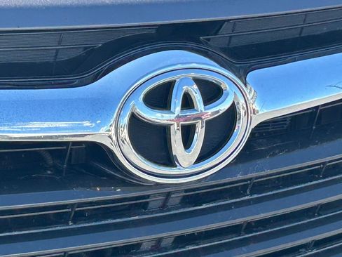 Used 2014 Toyota Highlander XLE AWD/4WD image 11