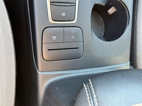 Certified 2021 Ford Escape SE w/ SE Sport Appearance Package image 31