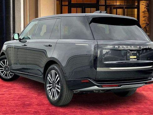 New 2025 Land Rover Range Rover Long Wheelbase SE AWD/4WD image 2