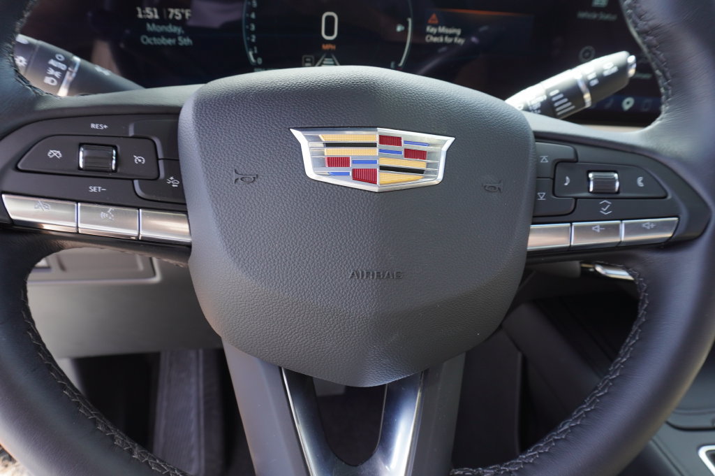 Certified 2025 Cadillac XT4 Premium Luxury FWD image 17