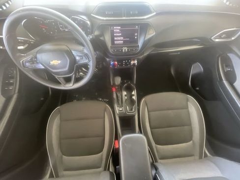 Used 2023 Chevrolet TrailBlazer LT FWD image 19