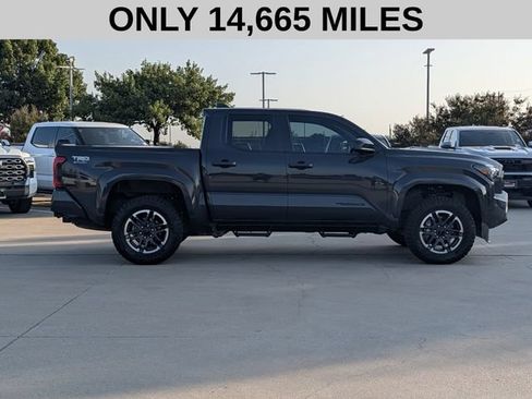Used 2025 Toyota Tacoma TRD Sport AWD/4WD image 4