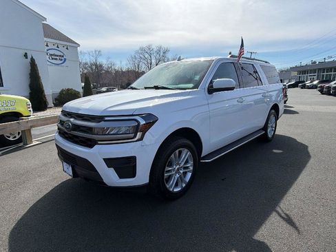 Used 2022 Ford Expedition Max XLT AWD/4WD image 3