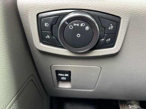 Used 2017 Ford F150 XLT RWD image 26