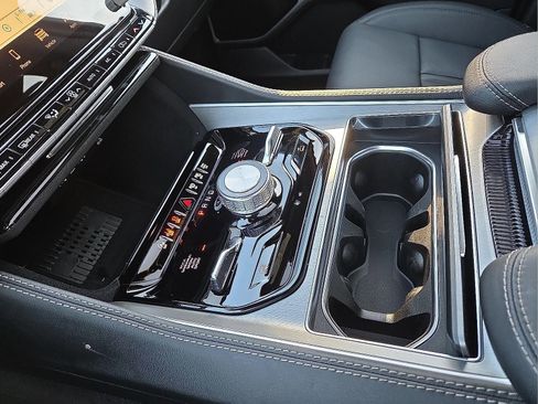 New 2026 Jeep Grand Wagoneer L Limited image 25