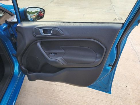 Used 2015 Ford Fiesta SE FWD image 6