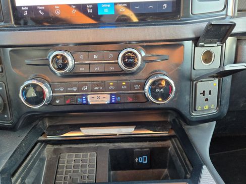 Used 2023 Ford F250 Platinum image 27