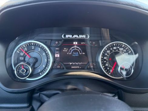 Used 2022 RAM 1500 Laramie AWD/4WD image 18
