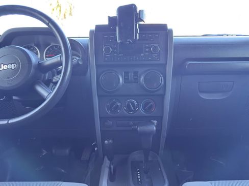 Used 2007 Jeep Wrangler Sahara w/ Dual Top Group AWD/4WD image 17