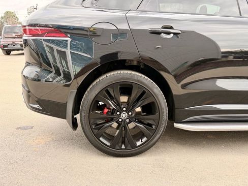 Used 2024 Jaguar F-PACE R-Dynamic S image 31