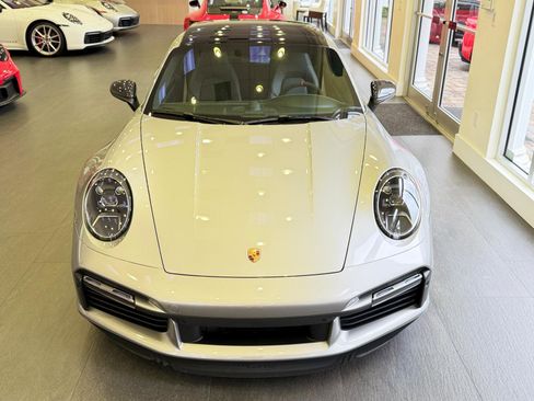 Used 2022 Porsche 911 Turbo image 3