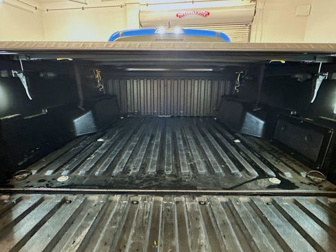 Used 2020 Toyota Tacoma SR5 AWD/4WD image 30