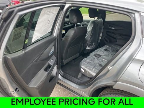 New 2025 Buick Envista Avenir image 14