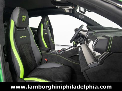 Used 2024 Lamborghini Urus Performante AWD/4WD image 35