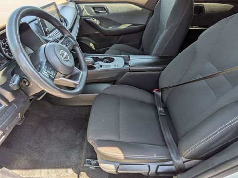 Used 2023 Nissan Rogue S FWD image 11