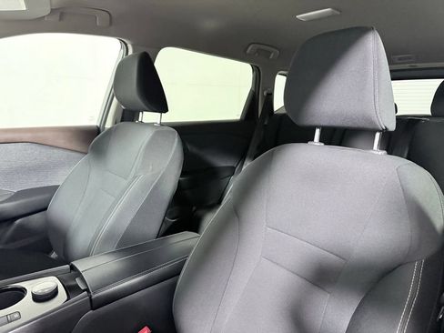 Used 2023 Nissan Rogue S AWD/4WD image 19