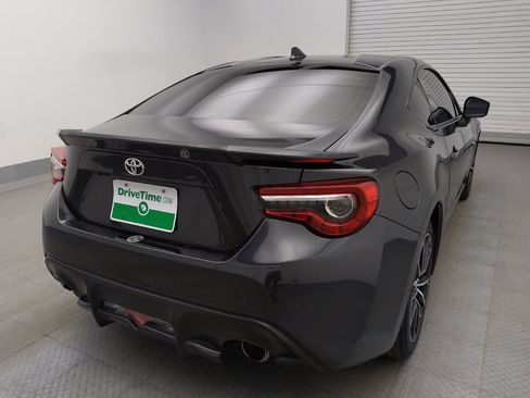 Used 2018 Toyota 86 RWD image 7