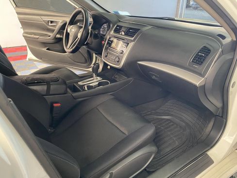 Used 2017 Nissan Altima 2.5 SR w/ Midnight Edition Package image 8