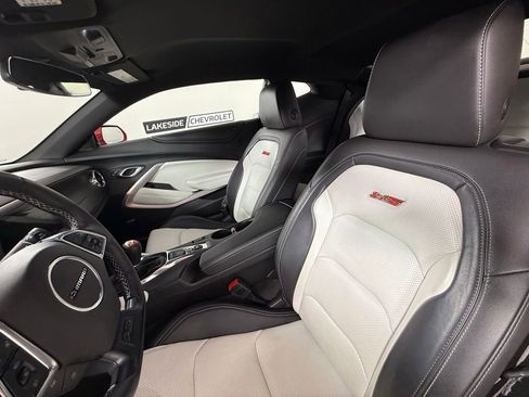Used 2017 Chevrolet Camaro SS RWD image 32
