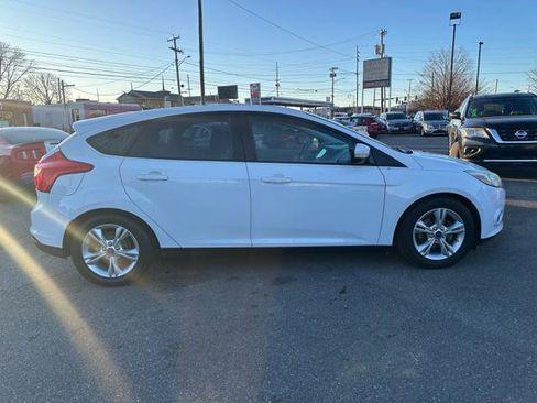 Used 2014 Ford Focus SE image 4
