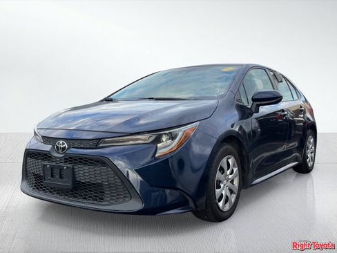 Certified 2022 Toyota Corolla LE FWD image 2