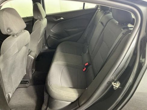 Used 2018 Chevrolet Cruze LT FWD image 10
