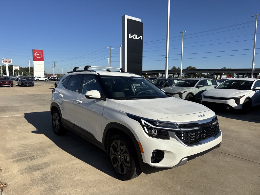 Certified 2024 Kia Seltos S FWD image 10