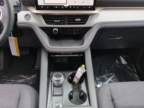 New 2025 Ford Explorer Active image 19