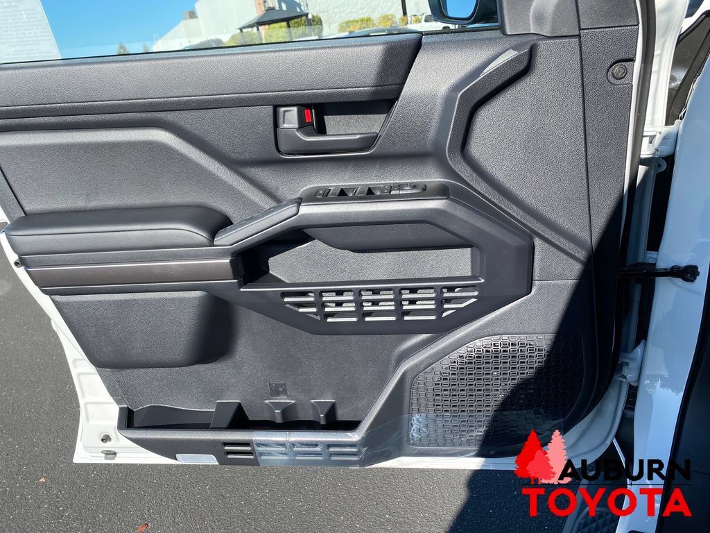 New 2026 Toyota 4Runner SR5 AWD/4WD image 9