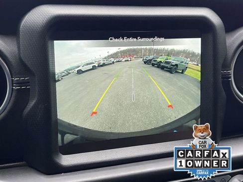 Used 2022 Jeep Wrangler Unlimited Sahara image 34