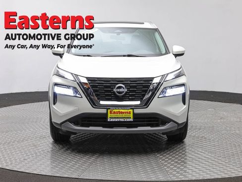 Used 2023 Nissan Rogue SV w/ SV Premium B Package AWD/4WD image 2