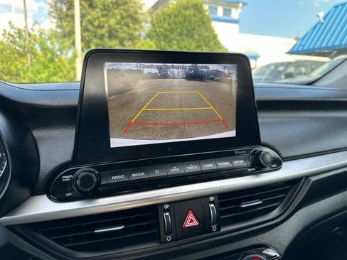 Used 2019 Kia Forte LXS FWD image 17