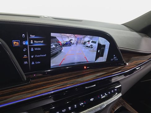 Used 2024 Cadillac Escalade Premium Luxury image 23