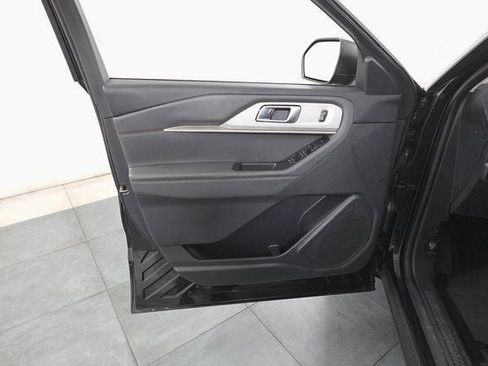 Certified 2025 Ford Explorer Active image 7