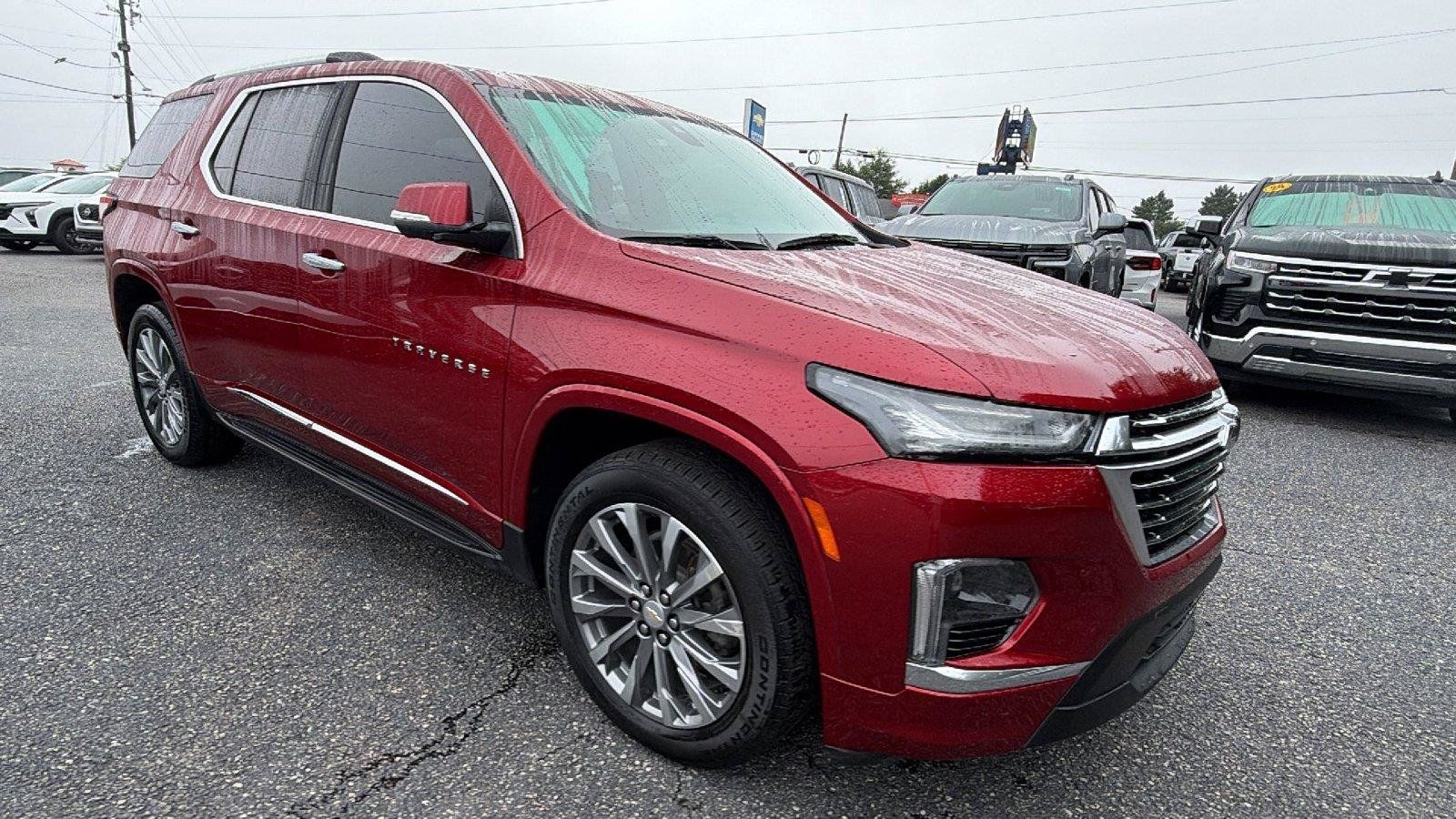 Used 2023 Chevrolet Traverse Premier FWD image 7